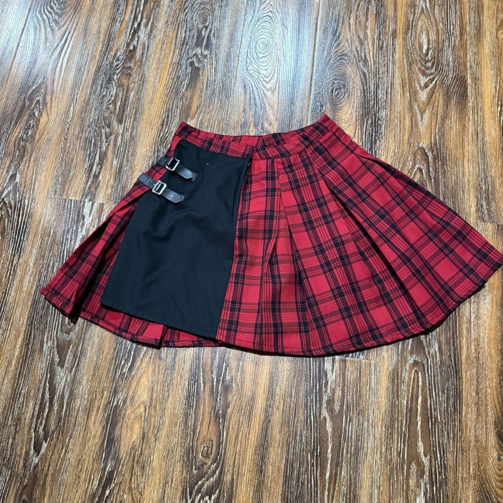 Hot Topic S M Pleated Mini Skirt Womens Red Black Plaid Buckle Accents Edgy Punk